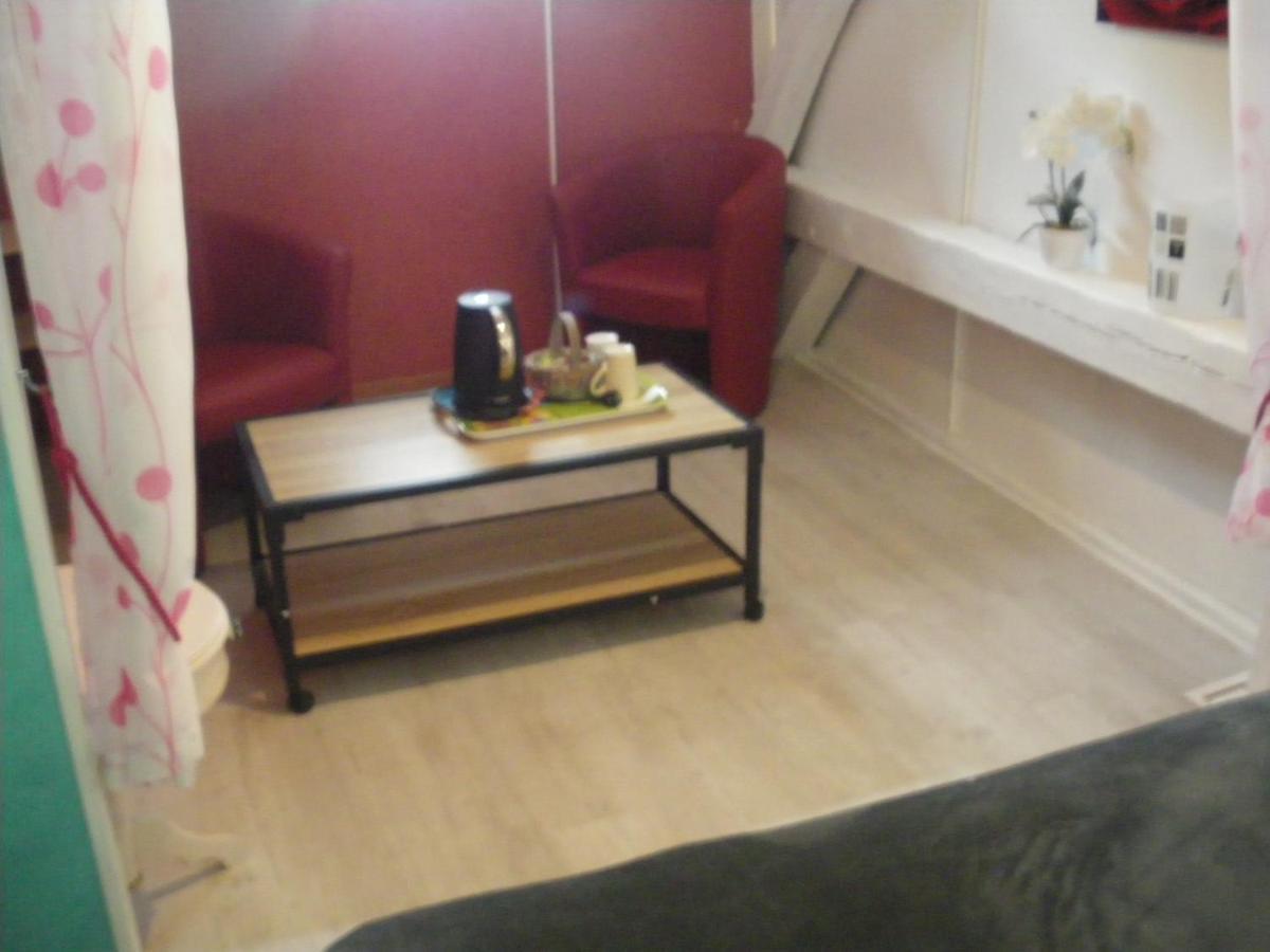 Les Coquillettes Bed & Breakfast เอคโมวิลล์ ภายนอก รูปภาพ
